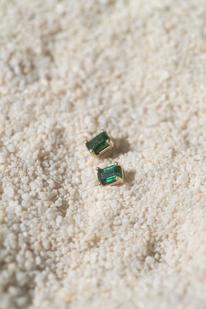 Emerald stud earrings - 14k